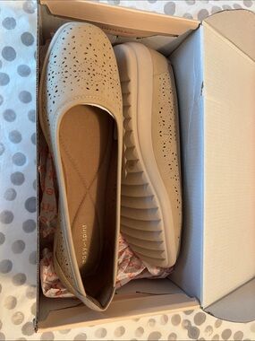 Easy Spirit Women's Natural Slip-On Flats, Size 10 W NWT